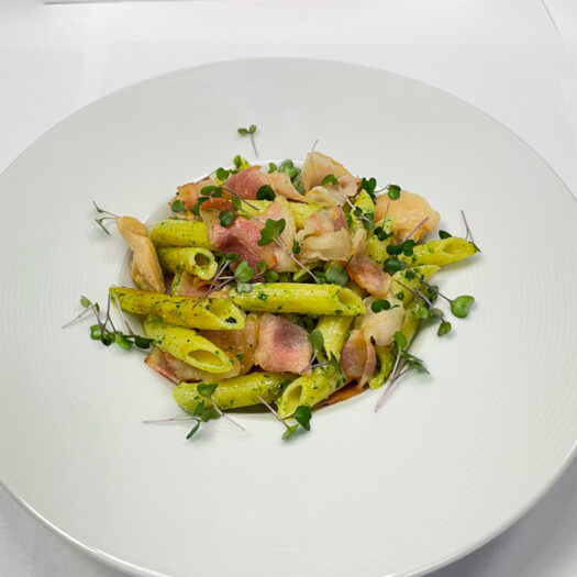 Паста с курицей и беконом